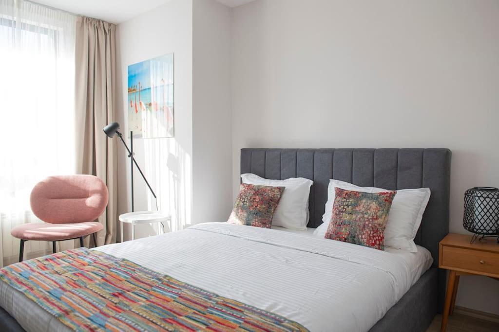 Madrid: A Modern 2-Bedroom Apartment With Parking София Экстерьер фото