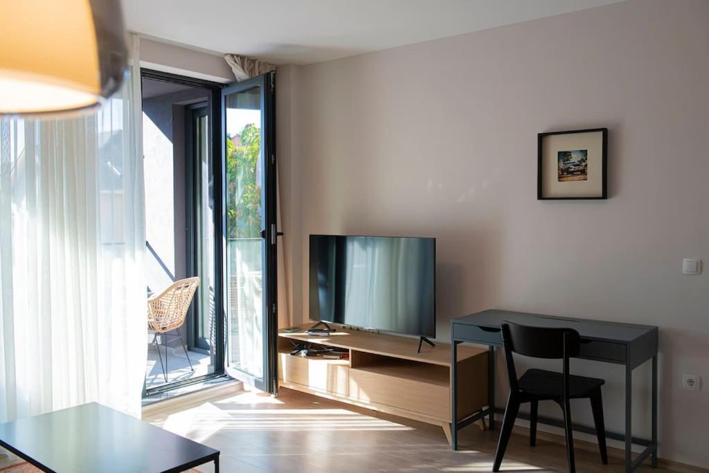 Madrid: A Modern 2-Bedroom Apartment With Parking София Экстерьер фото