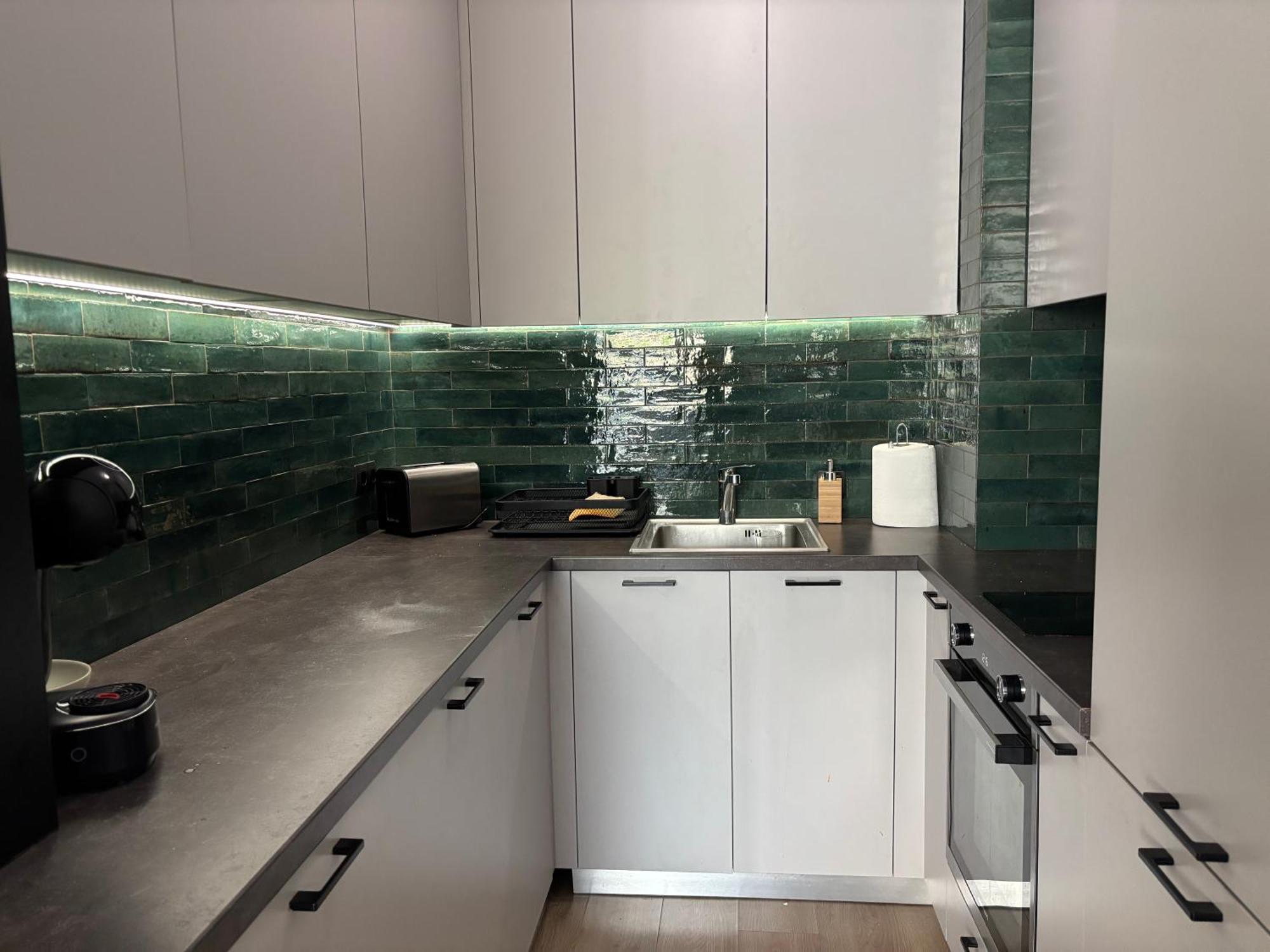 Madrid: A Modern 2-Bedroom Apartment With Parking София Экстерьер фото